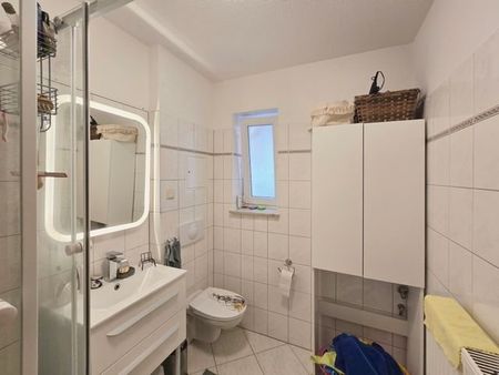 Wohnen ohne Nachbarn! 2-Raum-Apartment mit eigenem Eingang - Photo 4