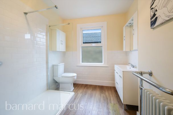 Alpine Road, Redhill - Photo 1