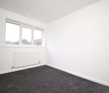 Grange Road, Castleford - Photo 3