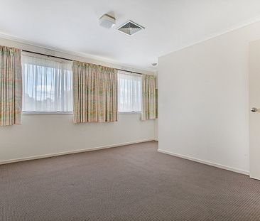 IMMACULATE TOWNHOUSE - Photo 1