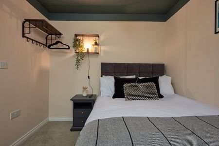 4 Bed Semi-Detached House, Honeybourne Road, LS12 - Photo 5