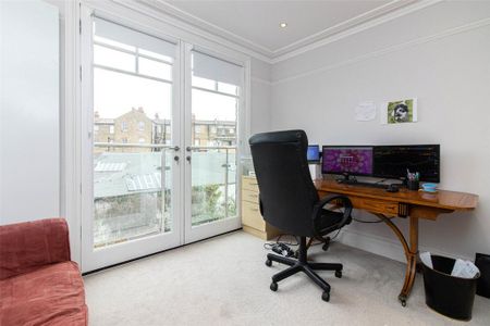 4 bedroom terraced house to rent - Photo 3