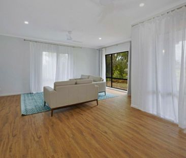 COASTAL COMFORT MEETS MODERN LIVING � BEAUTIFUL HOME IN MOORE PARK ... - Photo 1