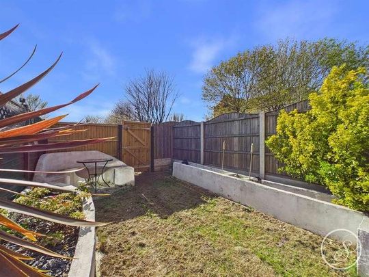The Spinney, Leeds, LS9 - Photo 1