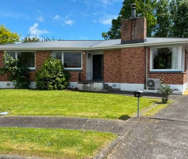 Cosy Three-Bedroom Home in Quiet Cul-de-Sac - Photo 3