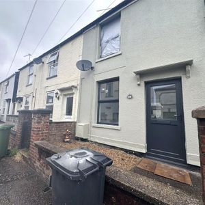 2 bedroom terraced house to rent - Photo 3
