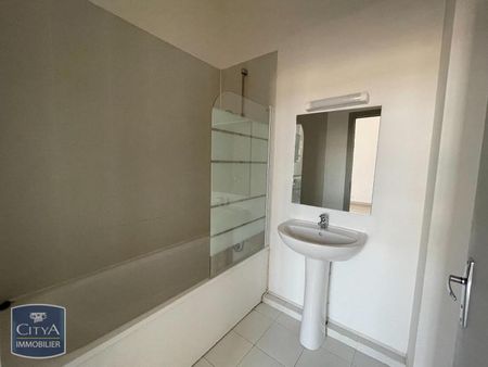 Location Appartement 2 pièces 43m² CAMBRAI 59400 - Photo 3
