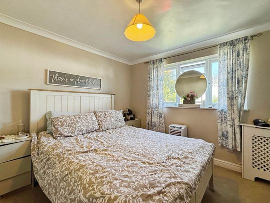 2 bedroom maisonette to rent - Photo 1