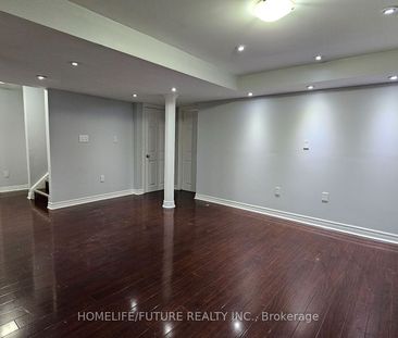 Detached Home For Lease | N8128288 - Photo 2