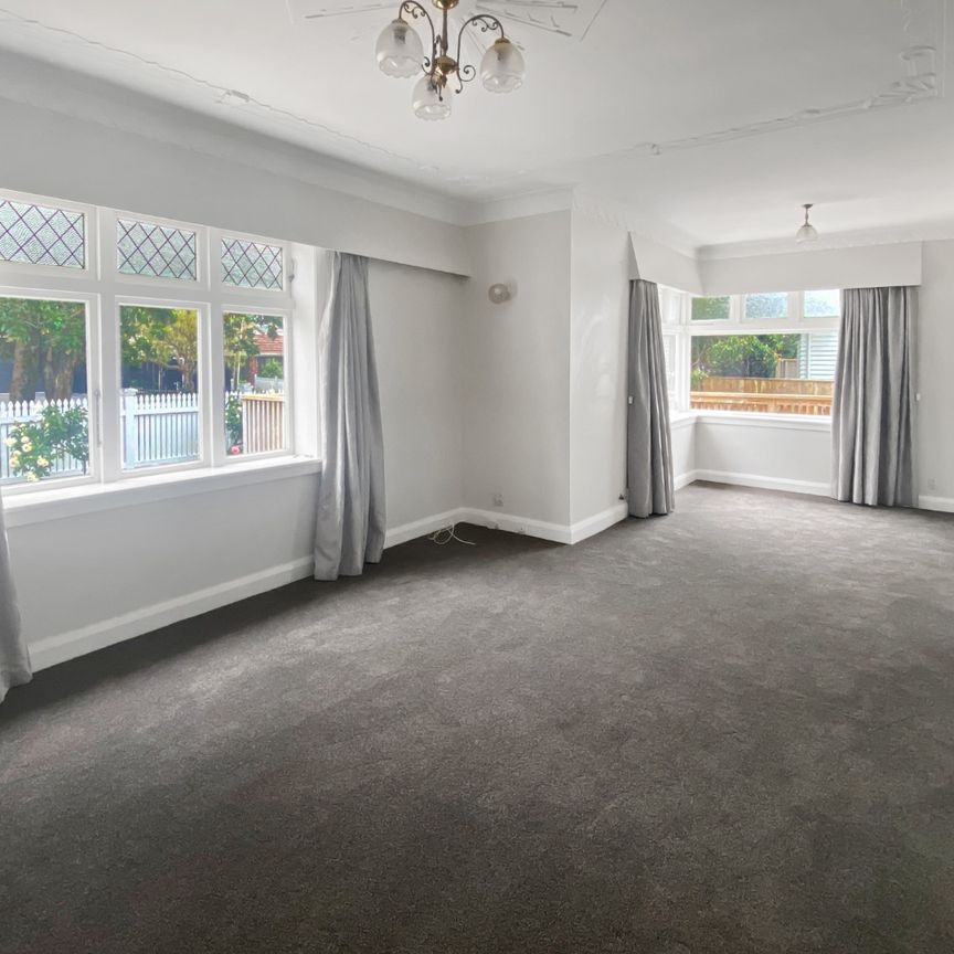 Spacious 4-Bedroom Home with Modern Upgrades in Lower Hutt - Photo 1