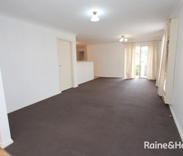 2/28 Torch Street, Bathurst, NSW 2795 - Photo 3