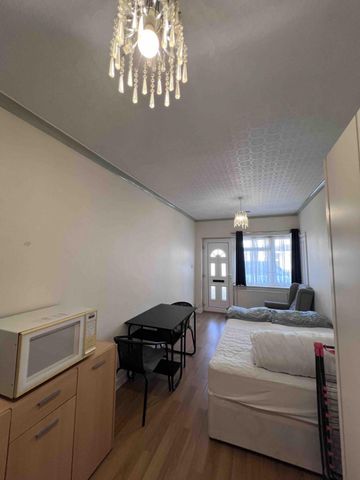 1 bed studio to rent Kingshill Drive, Harrow HA3 - Photo 3