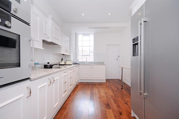 GROSVENOR SQUARE, W1K, London - Photo 1