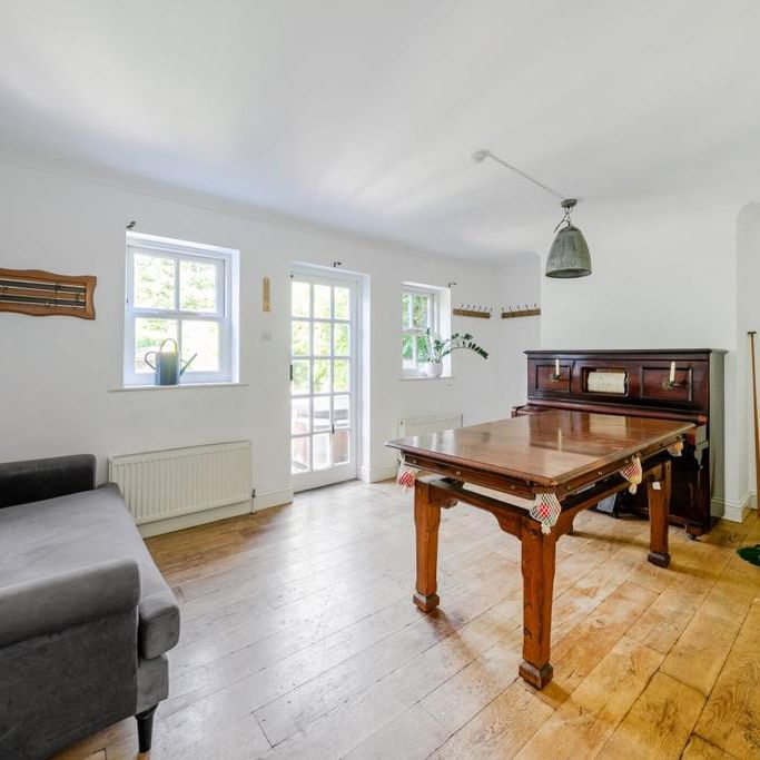 4 bedroom townhouse to rent - Photo 1