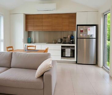 Beverly Hills - Photo 2