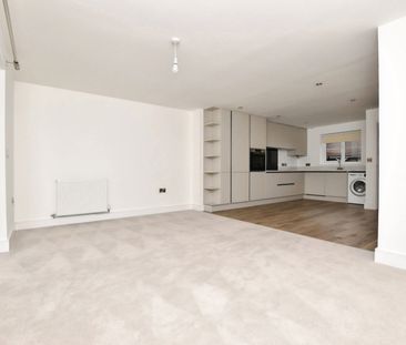 Redwing Avenue, Exmouth, Devon, EX8 - Photo 2