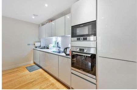 2 Bed Flat, Station Road, SE13 - Photo 2