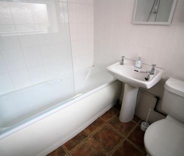 2 bedroom private hall to rent - Photo 4