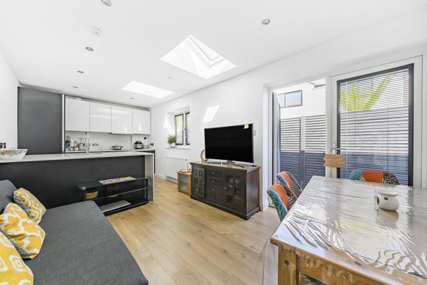 Traps Lane, New Malden, KT3 - Photo 1