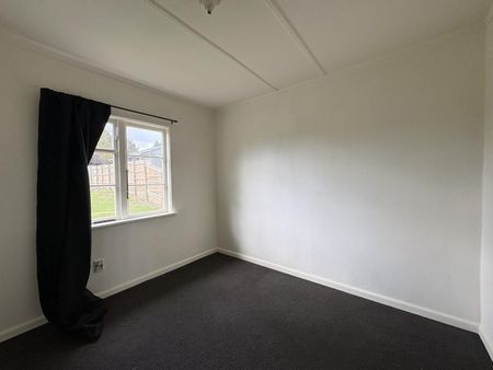 Three Bedrooms on Clyde - Photo 2