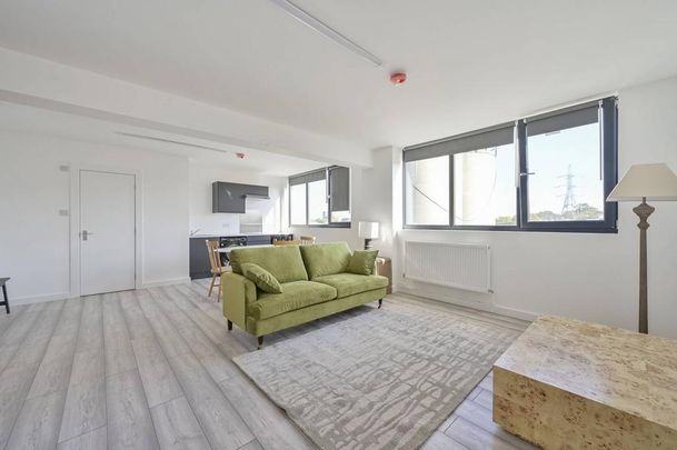 Studio to rent - Photo 1