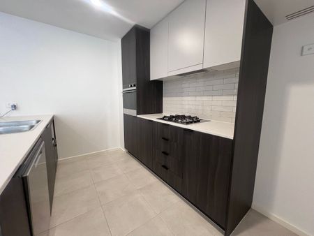 Modern Executive Apartment - Only 100m from the CBD! - Photo 5