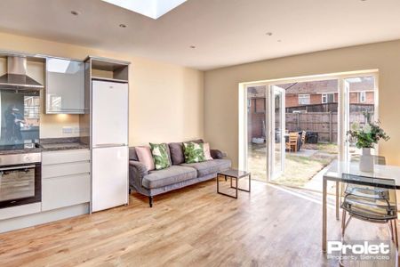 Room 2 Crummock Road, Norwich, NR5 8LL - Photo 2