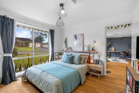 STUNNING FAMILY HOME IN A QUIET CUL DE SAC - Photo 4