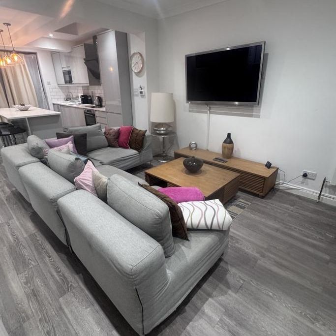 5 bedroom terraced house to rent - Photo 1