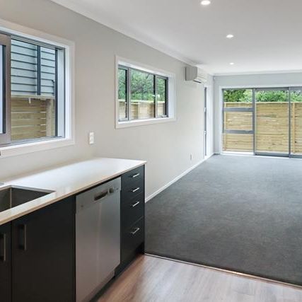THREE BEDROOM TOWNHOUSE IN WATERLOO - Photo 1