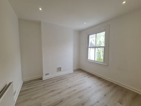 2 Bed Flat, Blatchington Road, BN3 - Photo 3