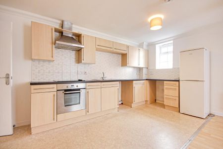 2 bedroom flat to rent - Photo 4