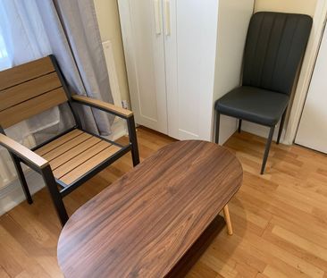 Room in a Shared Flat, Bowes Road, N11 - Photo 2