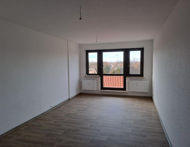 Erstbezug nach Sanierung! GerÃ¤umige 3-Raum Wohnung in Bitterfelder Innenstadt - Foto 1