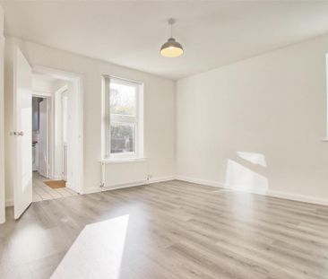 4 bedroom semi-detached house to rent - Photo 1