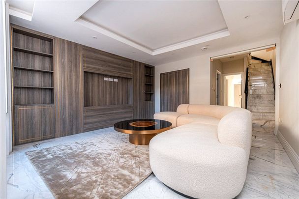 An Elegant Brand New Refurbished Georgian Townhouse Beside Hyde Park On A Albion Street - Photo 1