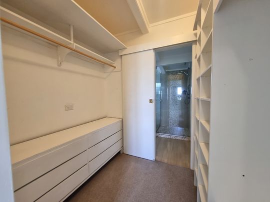 Coastal Living & Sea Views - Photo 1