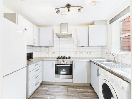 2 bedroom flat to rent - Photo 4