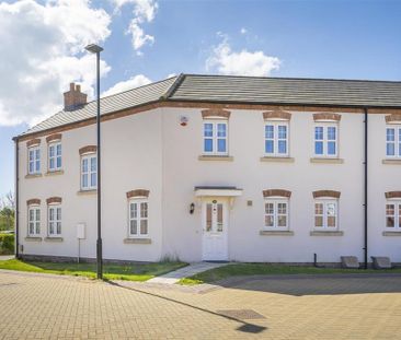 4 bedroom semi-detached house to rent - Photo 5