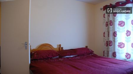 Wonderful room in shared apartment in Dun Laoghaire, Dublin - Photo 3