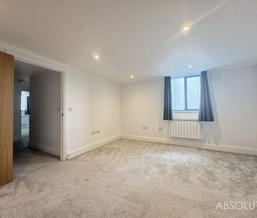 2 bed flat to rent in Victoria Parade, Queens Quay, TQ1 - Photo 4