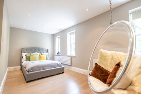 Six bedroom Semi-Detached House to Rent in Highgate, London NW6 - Photo 5