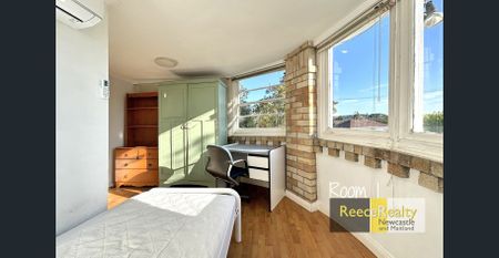 Feature Packed House - Photo 3