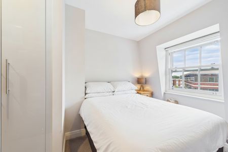 2 bedroom Flat in St. Ives Road, Maidenhead - Photo 3