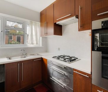 2 Bed Flat - Photo 6