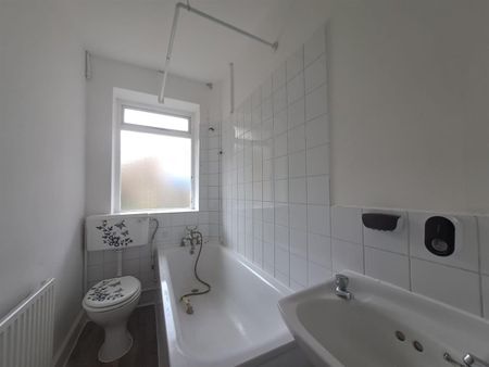 2 Bed Flat, Lyham Road, SW2 - Photo 5