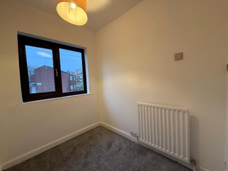 3 bedroom semi-detached house to rent - Photo 5