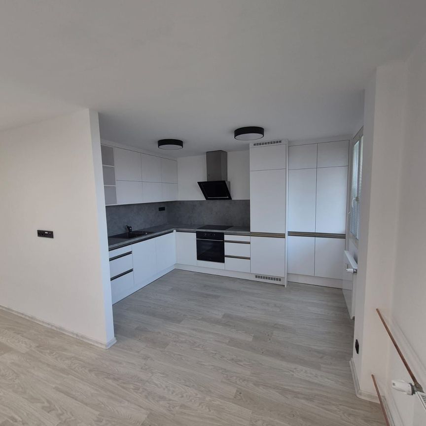 Pronájem bytu 3+kk • 70 m² bez realitkyZárybská, Praha - Prosek - Photo 1