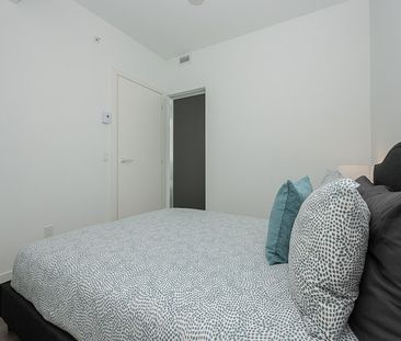 Rue Versailles - Photo 2