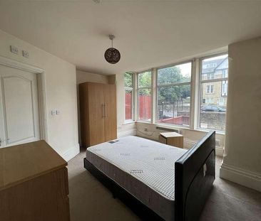 Bingley Road, Shipley, BD18 - Photo 1